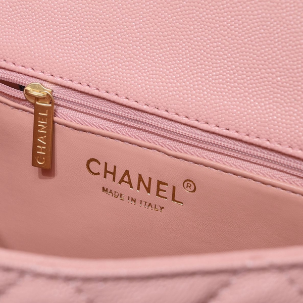 シャネルバッグ着用イメージ